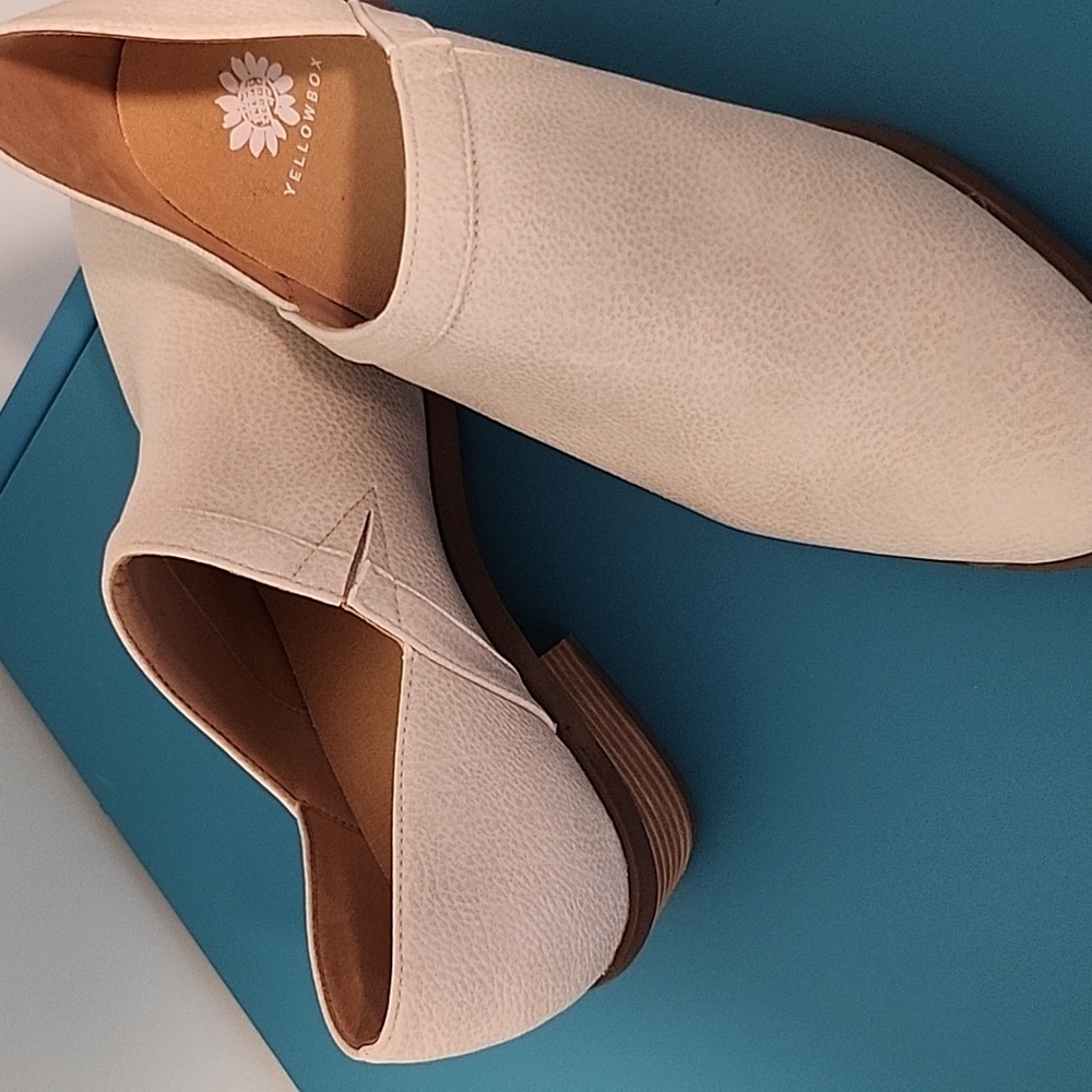 Yellowbox Laynee (cream color) slip on low box heels NWOTs size 8 - Picture 9 of 9